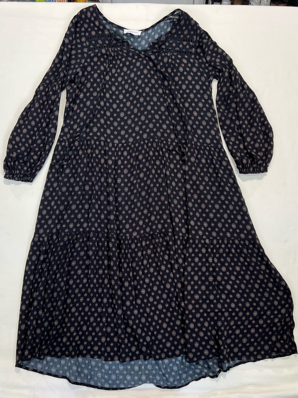 Carly Jean Los Angeles Black Printed Long Sleeve Midi Dress